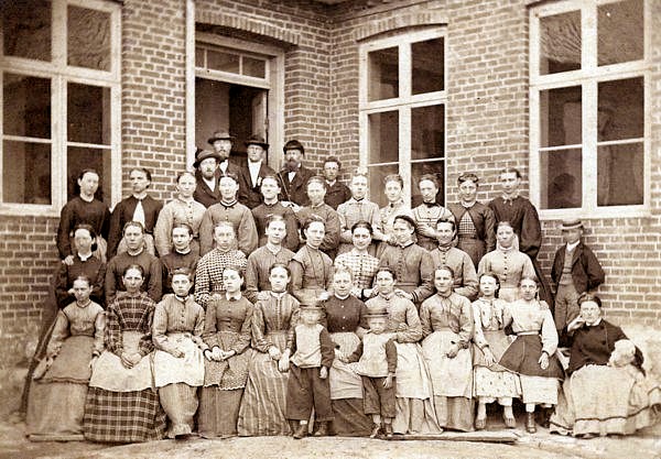 Elevholdet på højskolen i 
Østermarie sommeren 1871