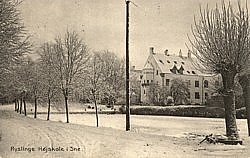 Ryslinge Højskole efter 
et brevkort fra 1915